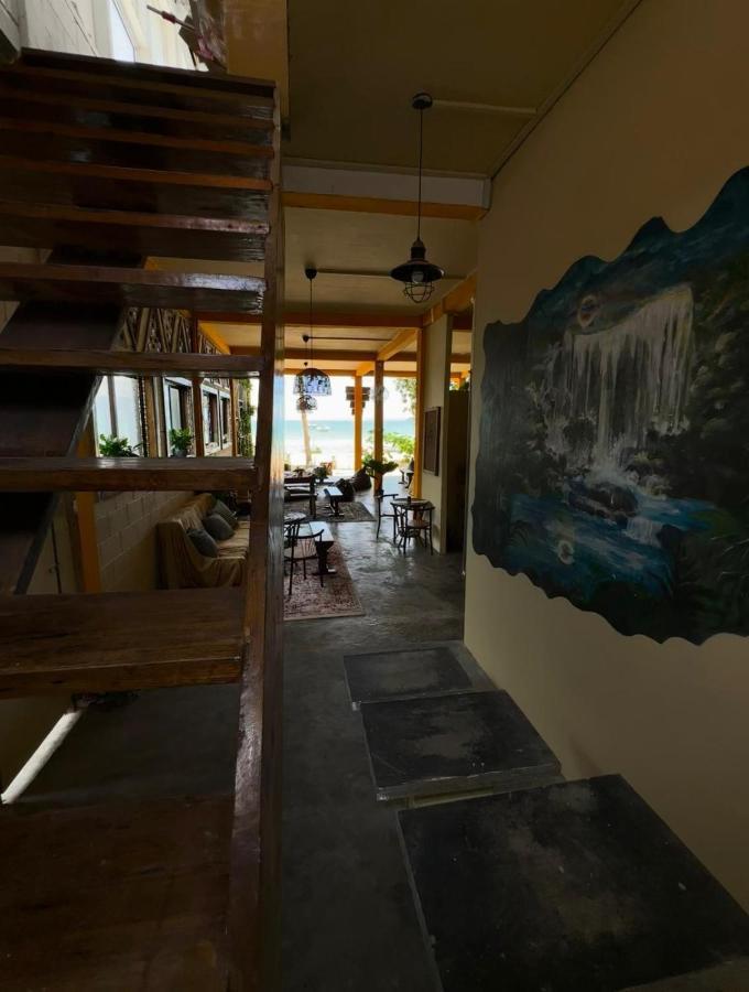 Seashell Guesthouse, Bar And Tattoos Đảo Koh Rong Samloem Ngoại thất bức ảnh